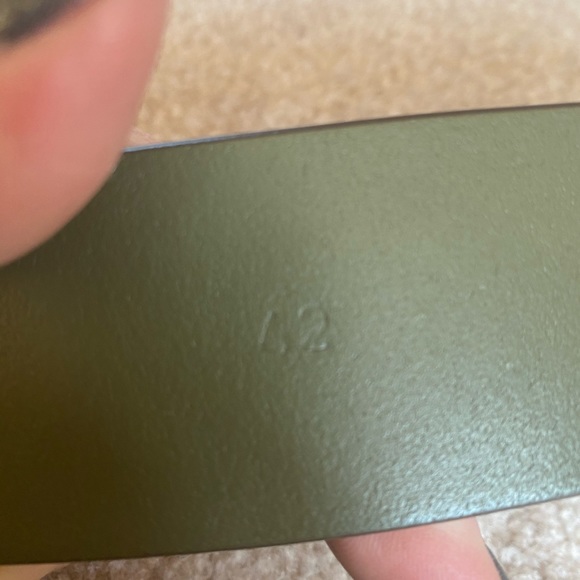 Ferragamo men’s studded leather belt size 42 - Picture 4 of 9